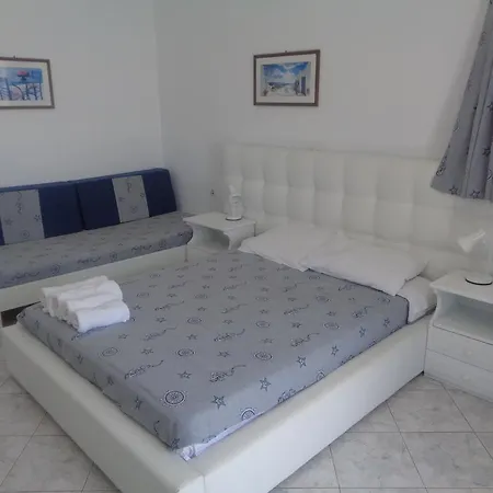 Blue And White Studios & Apartments Lefkos  Exteriér fotografie