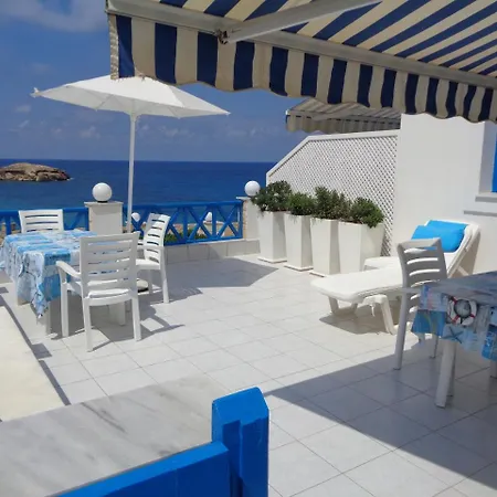 Blue And White Studios & Apartments Lefkos  Exteriér fotografie