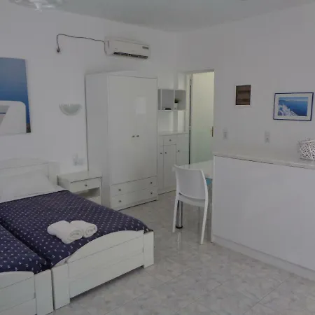 Blue And White Studios & Apartments Lefkos  Exteriér fotografie