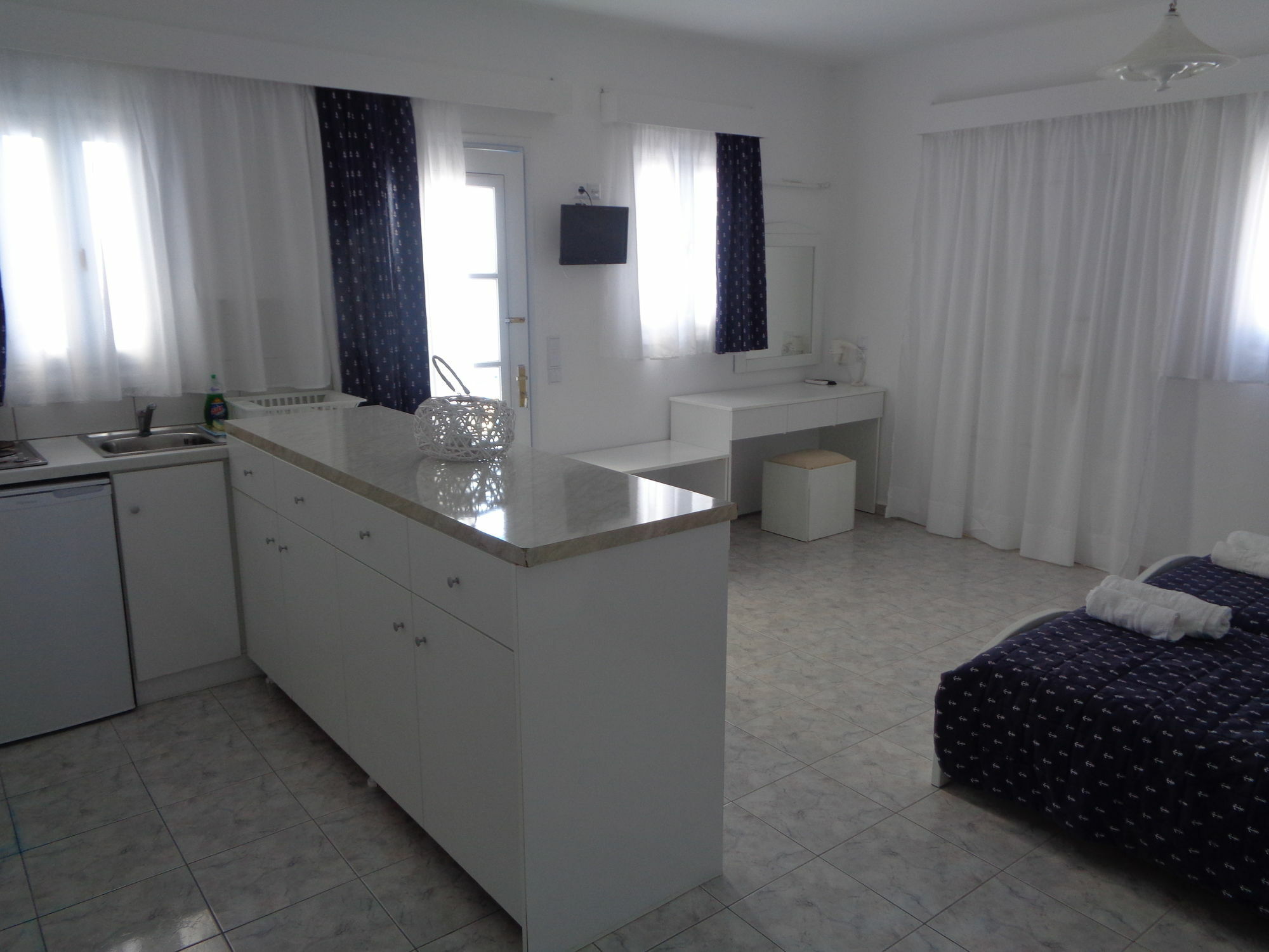 Apartment Blue And White & Lefkos (Karpathos)