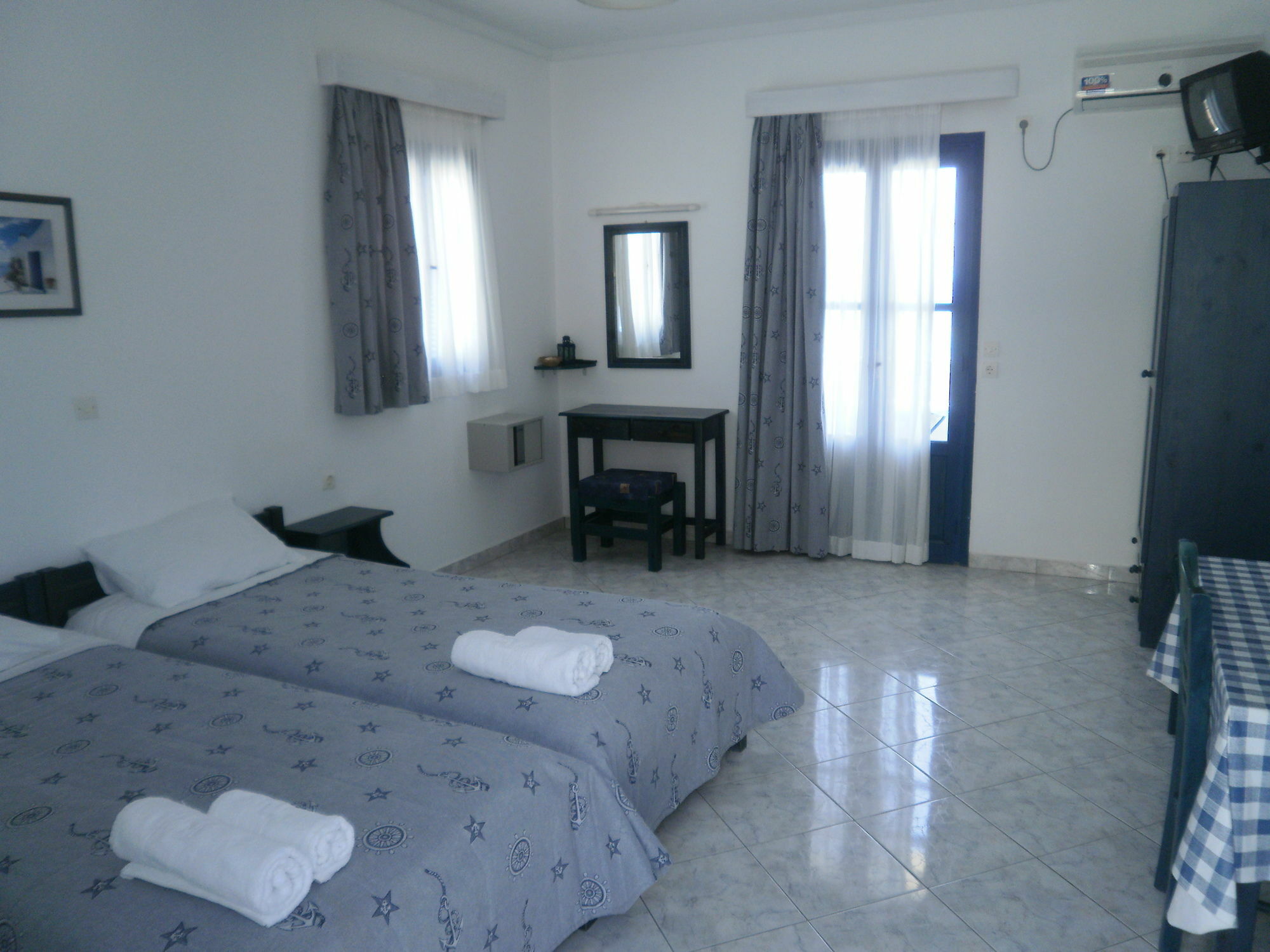 Blue And White & Apartment Lefkos (Karpathos)